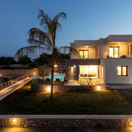 Holiday Luxury With Private Pool Lakhania